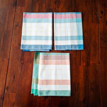 Nieuw, 3 vintage theedoeken beschikbaar voor biedingen