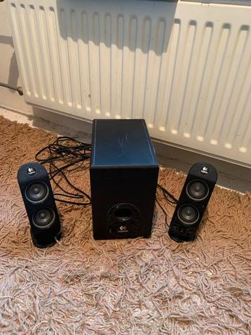 Logitech speakerset met subwoofer beschikbaar voor biedingen
