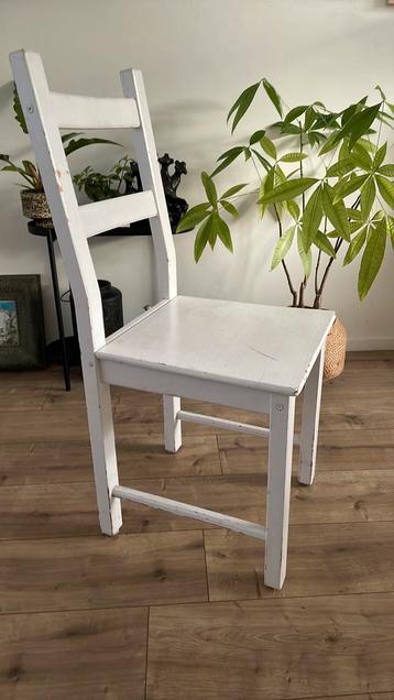 2 Witte Eetkamerstoelen / keukenstoelen