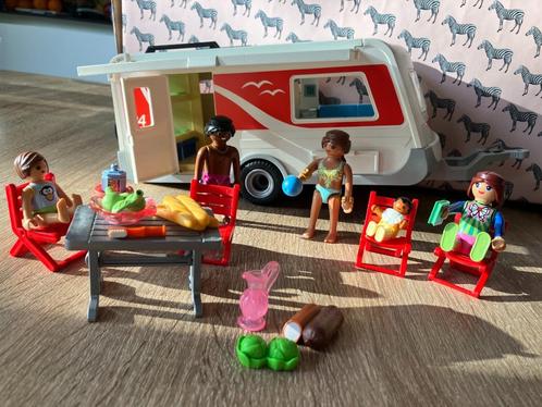 Playmobil Caravan met poppetjes en bbq, Kinderen en Baby's, Speelgoed | Playmobil, Zo goed als nieuw, Complete set, Ophalen of Verzenden