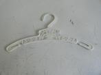 Kind kledinghangers kinder kleerhangers antiek en vintage, Ophalen of Verzenden, Gebruikt