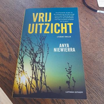 Anya Niewierra - Vrij uitzicht beschikbaar voor biedingen