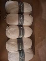 5 Bollen Witte Durable Breiwol, Ophalen of Verzenden