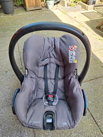 Baby maxicosi  beschikbaar voor biedingen