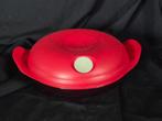 Tupperware MicroPop 700 ml mikro-fix, Huis en Inrichting, Ophalen of Verzenden, Zo goed als nieuw, Rood, Schaal