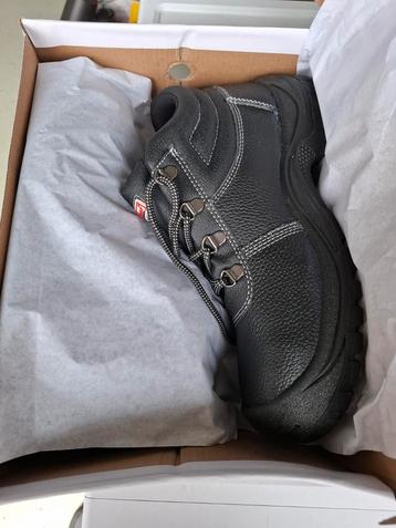 Werkschoenen maat 41 beschikbaar voor biedingen