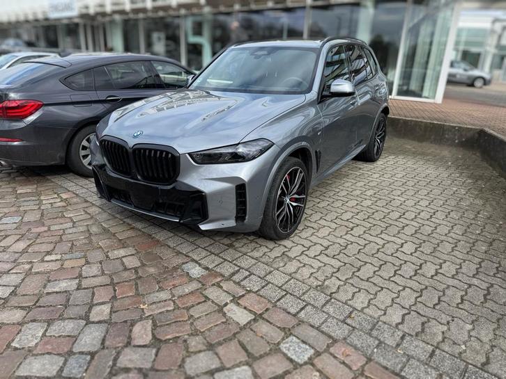BMW X5 Xdrive50e 490pk Aut 2024 Grijs, Auto's, BMW, Particulier, X5, 360° camera, 4x4, ABS, Achteruitrijcamera, Adaptieve lichten