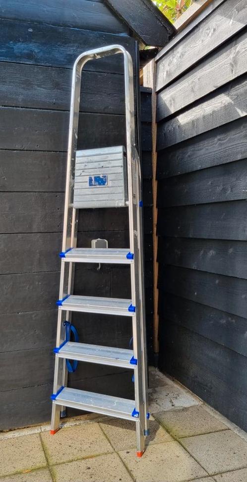 Te-koop aangeboden keukentrap thuiszorg huishoudtrap 5 trede, Doe-het-zelf en Verbouw, Ladders en Trappen, Trap, Ophalen