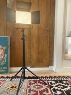 Neewer Two-tone 660 LED video lamp stand dimmable streaming, Ophalen of Verzenden, Zo goed als nieuw, Lamp of Flitsset