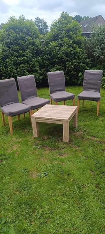 4 stoelen en bijzet tafel