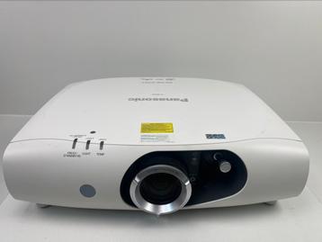 PANASONIC LASER BEAMER PT-RW330 Norm€2319,00 nu €300,00 TOP beschikbaar voor biedingen