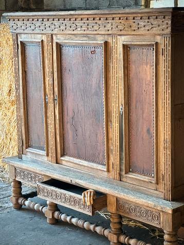 * Unieke kast, antiek zeldzaamheid * beschikbaar voor biedingen