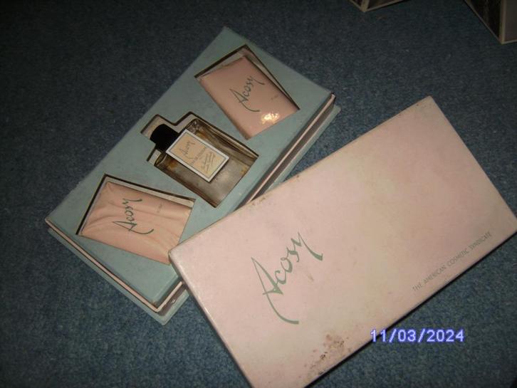 reclame doos 2 Zeep 1 parfumflesje Acosy ca 1955 orgin doos, Verzamelen, Merken en Reclamevoorwerpen, Gebruikt, Verpakking, Ophalen of Verzenden