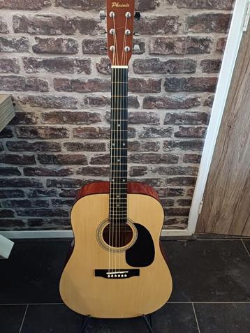 Phoenix 001/N akoestische gitaar – incl. standaard beschikbaar voor biedingen