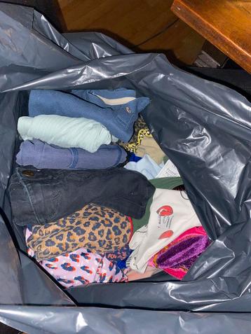 Pakket kleding 45 stuks beschikbaar voor biedingen