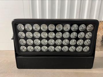 Showtec Helix S5000 Q4 40x 10 W RGBW LED beschikbaar voor biedingen
