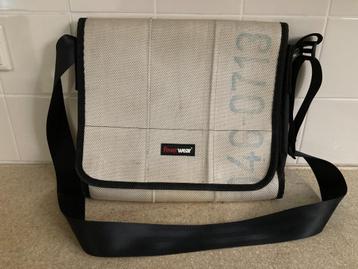 Feuerwear Walter Schoudertas XL Wit (Freitag style) beschikbaar voor biedingen