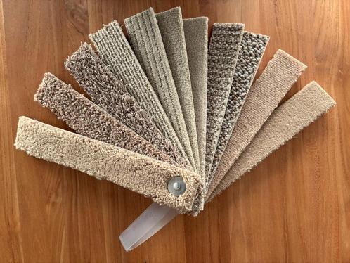 Bunch met staaltjes tapijt vloerbedekking crème / beige, Huis en Inrichting, Stoffering | Tapijten en Kleden, Zo goed als nieuw
