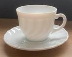 Vintage Arcopal wit swirl melkglas kop & schotel set, Ophalen, Zo goed als nieuw, Kop en/of schotel
