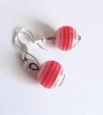 Vintage mooie kleine ronde lucite oorbellen, Sieraden, Tassen en Uiterlijk, Verzenden, Zo goed als nieuw, Hangers