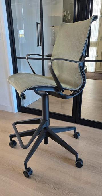 Nette Herman Miller Setu hoge bureaustoel / kruk /loketstoel beschikbaar voor biedingen