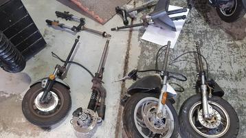 Leegverkoop scooteronderdelen voorvorken beschikbaar voor biedingen