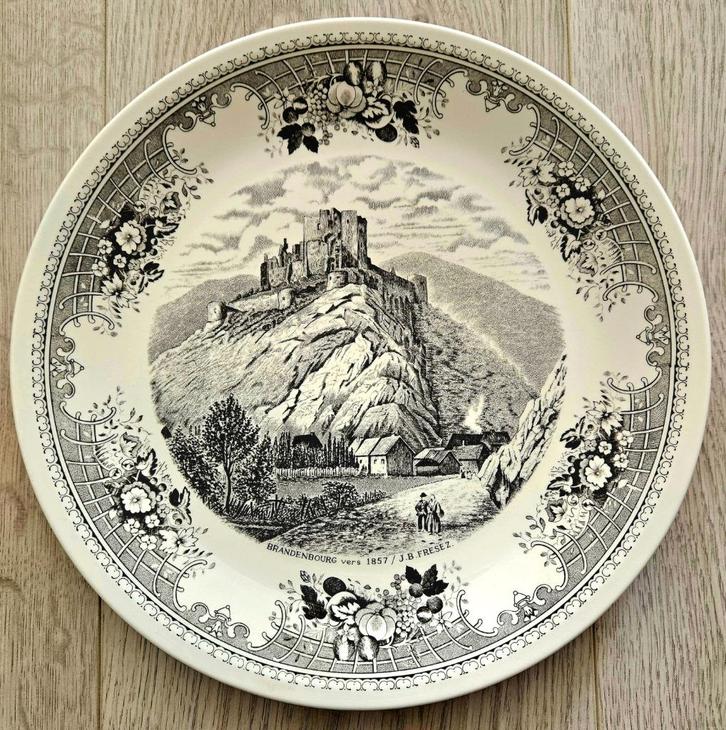 Bord "VILLEROY BOCH - Brandenbourg 1857 / JB Fresez", Verzamelen, Porselein, Kristal en Bestek, Zo goed als nieuw, Bord of Schaal