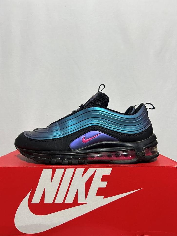 ALS NIEUW! Maat 42 - Nike Air Max 97 LX Throwback Future, Kleding | Heren, Schoenen, Zo goed als nieuw, Sneakers of Gympen, Overige kleuren