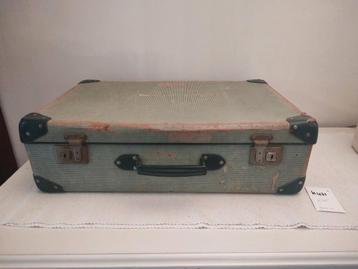 K431 VINTAGE groene jaren 50 koffer van geperst karton beschikbaar voor biedingen