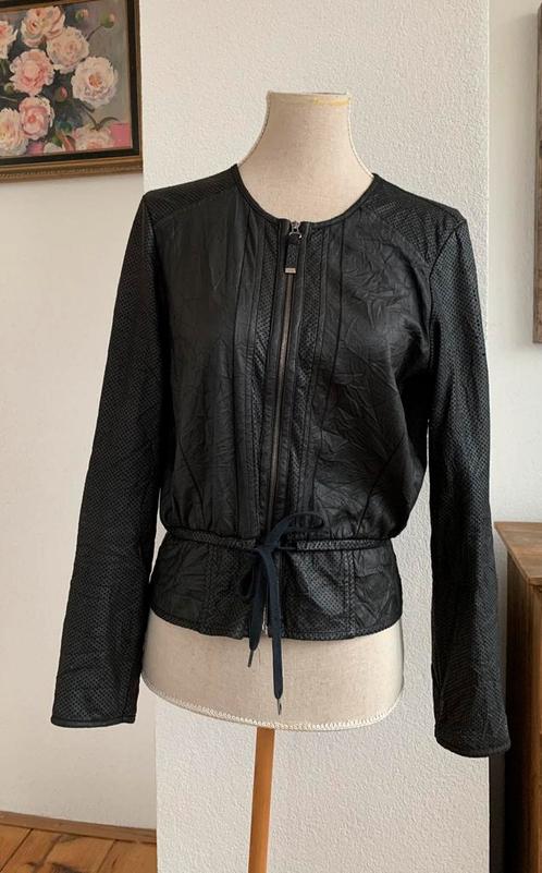 Zwart jasje van Indies in maat 1 (s/m ), Kleding | Dames, Jasjes, Kostuums en Pakken, Zo goed als nieuw, Maat 36 (S), Zwart, Ophalen of Verzenden