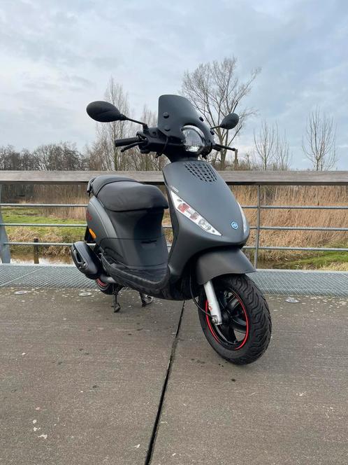 Piaggio Zip Iget 2021, Fietsen en Brommers, Scooters | Piaggio, Zo goed als nieuw, Zip, Maximaal 45 km/u, Benzine, Ophalen