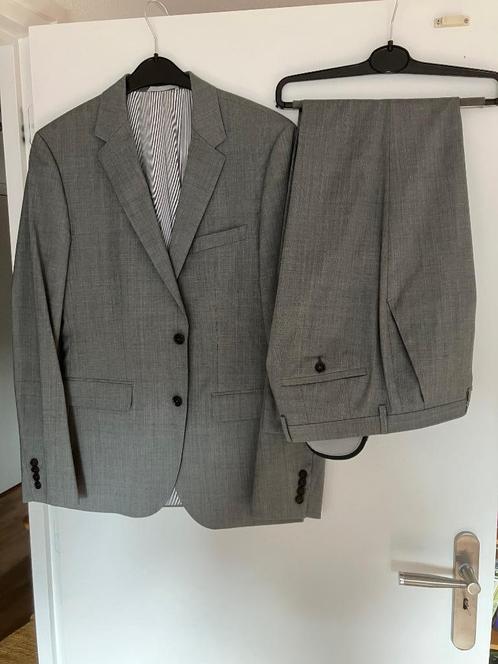 Herenkostuum BOSS licht grijs maat 48, Kleding | Heren, Kostuums en Colberts, Zo goed als nieuw, Maat 48/50 (M), Grijs, Ophalen of Verzenden