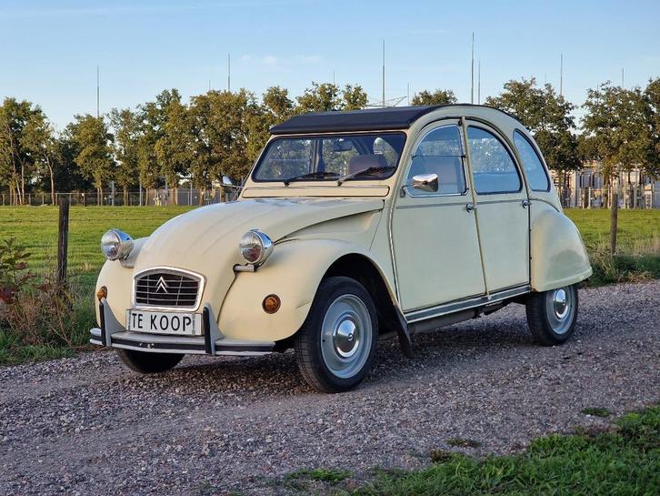 Citroën 2CV 2CV6 0.6 Club 1987 - Jaune Rialto, Auto's, Citroën, Particulier, 2CV, Open dak, Panoramadak, Benzine, Hatchback, Handgeschakeld