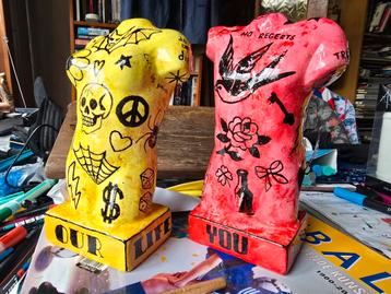 2 tattoo beeldjes beschikbaar voor biedingen