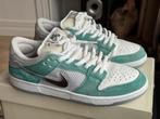 Nike SB Dunk Low Pro QS x April Skateboards, maat 42,5, Kleding | Heren, Schoenen, Nike SB, Overige kleuren, Ophalen of Verzenden
