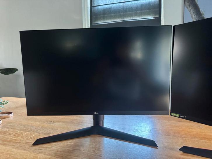 2x LG 27GL850 Ultragear 27” QHD 144Hz – Gaming Monitoren, Computers en Software, Monitoren, Zo goed als nieuw, 101 t/m 150 Hz