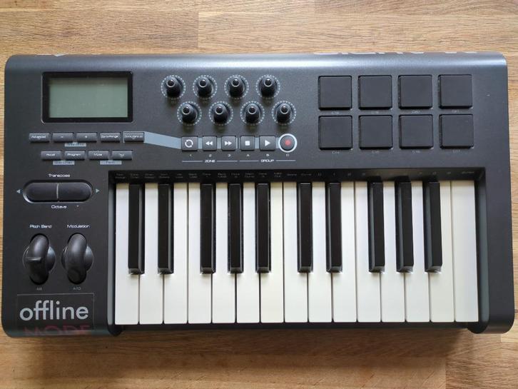 M-AUDIO MIDI keyboard and controller Axiom 25, Muziek en Instrumenten, Midi-apparatuur, Gebruikt, Ophalen of Verzenden