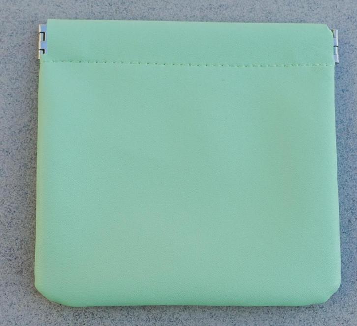 portemonnee / klein geld knip € 4,00 op=op - in 3 kleuren, Sieraden, Tassen en Uiterlijk, Portemonnees, Nieuw, Ophalen of Verzenden