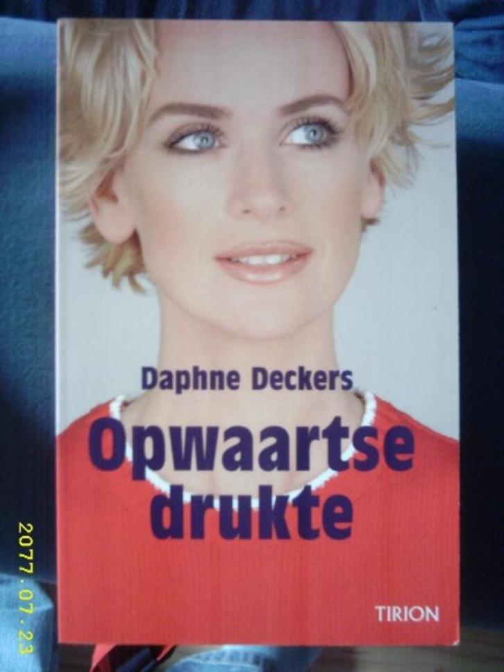 Daphne Deckers Opwaartse drukte, Boeken, Essays, Columns en Interviews, Gelezen, Eén auteur, Ophalen