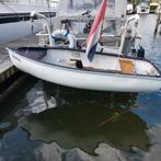 Kleine polyester zeilboot, m.z jol, als bijboot gebruikt., Watersport en Boten, Zeilen en Zeiltoebehoren, Ophalen, Gebruikt, Minder dan 15 m²