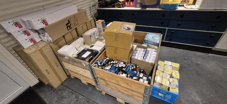 Lampen - Armaturen - Spots € 2,50 p/st., Huis en Inrichting, Lampen | Overige, Nieuw, Ophalen