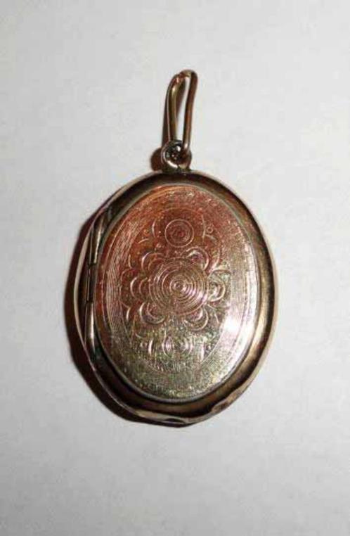 Medaillon Zilver verguld Antiek gegraveerd goud, Sieraden, Tassen en Uiterlijk, Antieke sieraden, Hanger, Zilver, Verguld, Ophalen of Verzenden