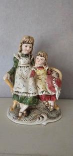 Antiek beeldje, Antiek en Kunst, Antiek | Porselein, Ophalen of Verzenden