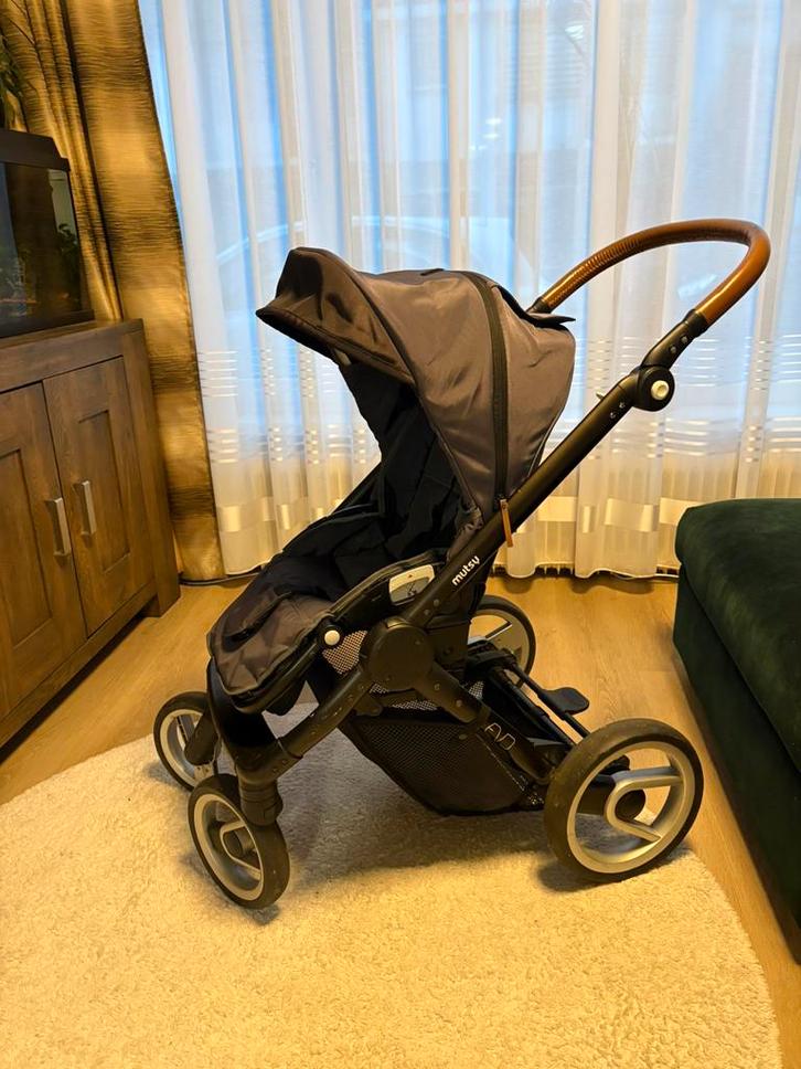 Mutsy Kinderwagen 3 in 1 + maxi cosi and base, Kinderen en Baby's, Kinderwagens en Combinaties, Gebruikt, Kinderwagen, Mutsy, Verstelbare duwstang