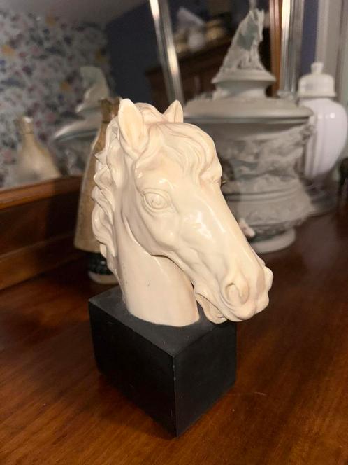 Italiaanse buste – Paardenhoofd op zwarte sokkel, Antiek en Kunst, Antiek | Keramiek en Aardewerk, Ophalen