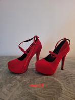 Rode suède pumps. Maat 38., Pumps, Hai Yue Li, Ophalen of Verzenden, Zo goed als nieuw