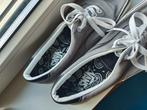 Vans maat 42, Ophalen of Verzenden, Zo goed als nieuw, Zwart, Sneakers of Gympen