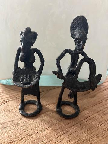 Bronzen Afrikaanse beeldjes beschikbaar voor biedingen