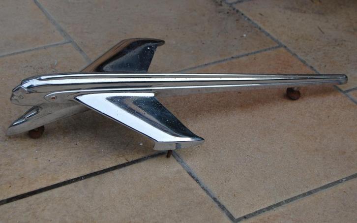 Pontiac motorkap embleem 1950 mascotte Amerikaanse oldtimer, Antiek en Kunst, Curiosa en Brocante, Ophalen of Verzenden