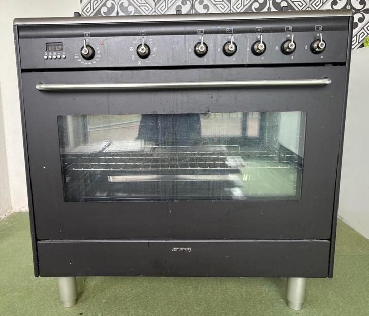 Smeg | vrijstaand gasfornuis met 5 kookzones + oven | zwart, Witgoed en Apparatuur, Fornuizen, Gebruikt, Vrijstaand, Gas, 5 kookzones of meer